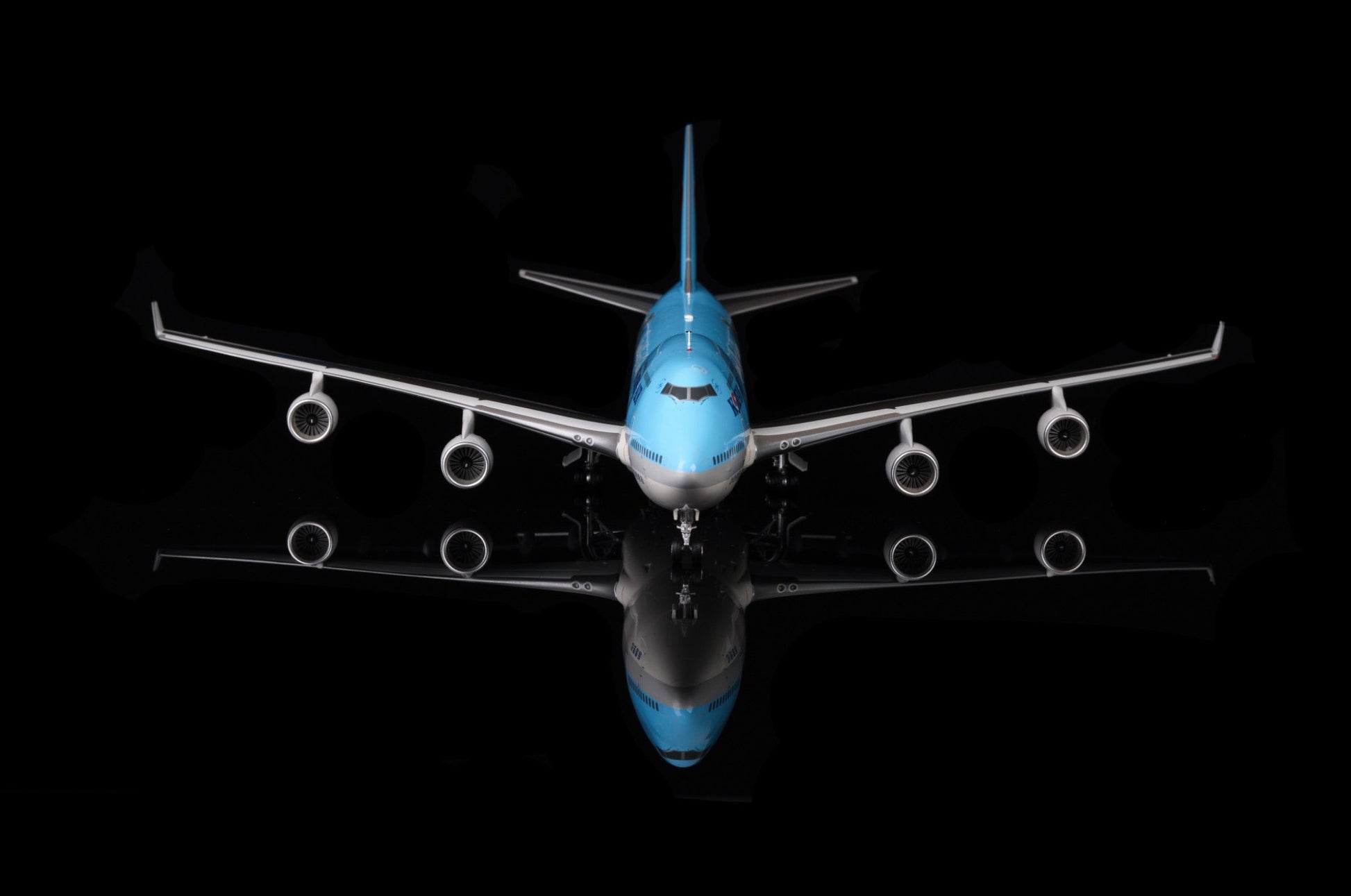 B747-400 HL7488 de Korean Air: "Alas apasionadas por la cultura" – Maqueta a escala 1/200 de SQ Wings
