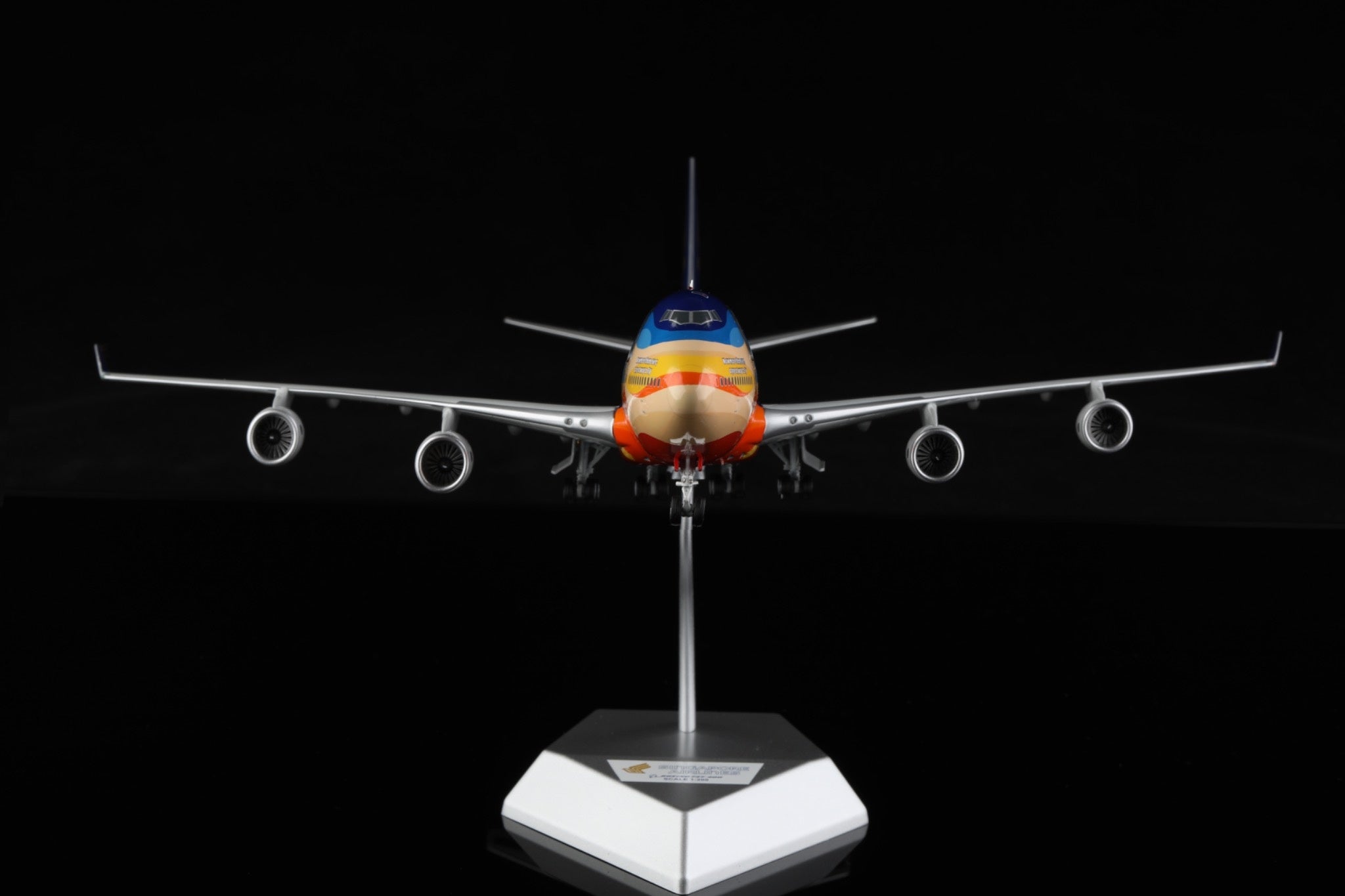 Singapore Airlines - B747-400 - 9V-SPL - Tropical Livery