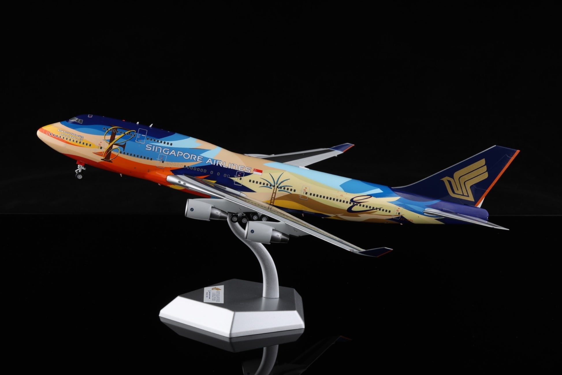 Singapore Airlines - B747-400 - 9V-SPL - Tropical Livery- L2002 - 35.3cm -  Scale 1/200