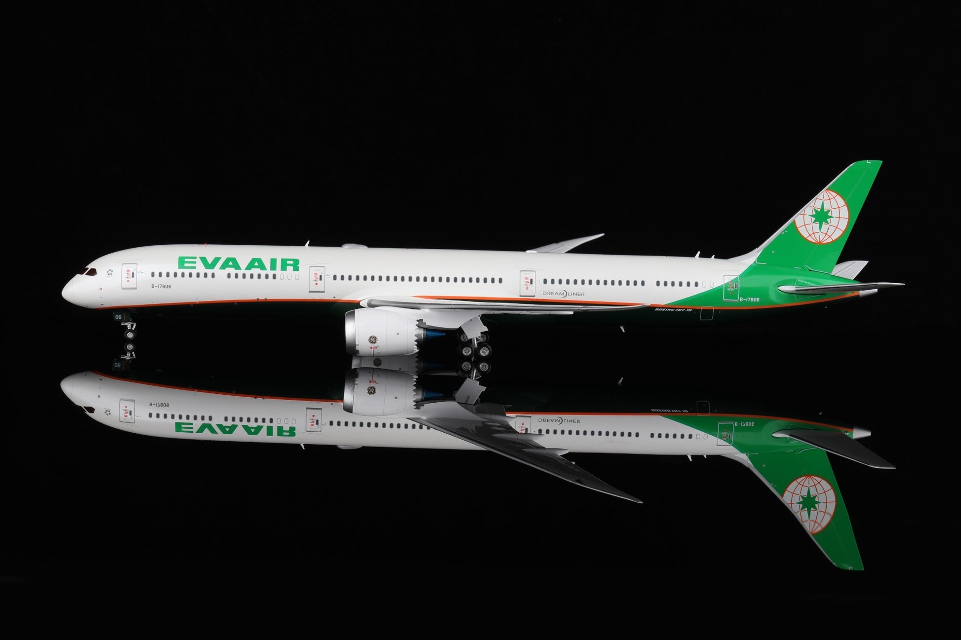 EVA Air Boeing 787-10 B-17806 – Scale 1:200 – SQ Wings – 34.1 cm