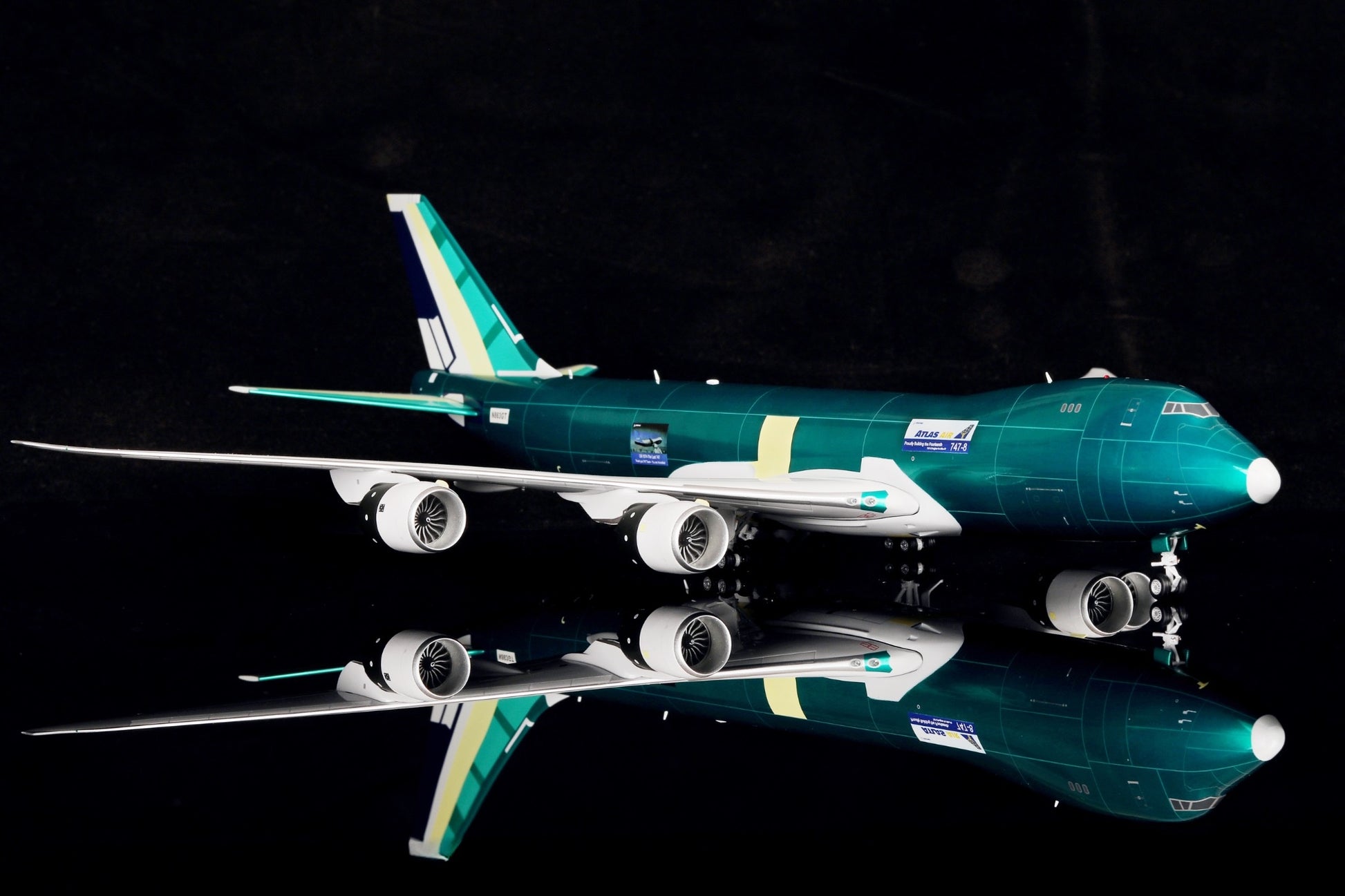 Atlas Air - B747-8F - N863GT - Assembly Colors - L2015 - 38.1cm -  Scale 1/200