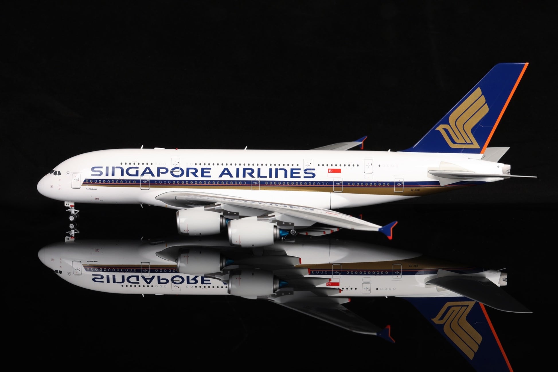 Singapore Airlines - A380 - 9V-SKB - Scale 1/200 - 36.38cm -  Scale 1/200