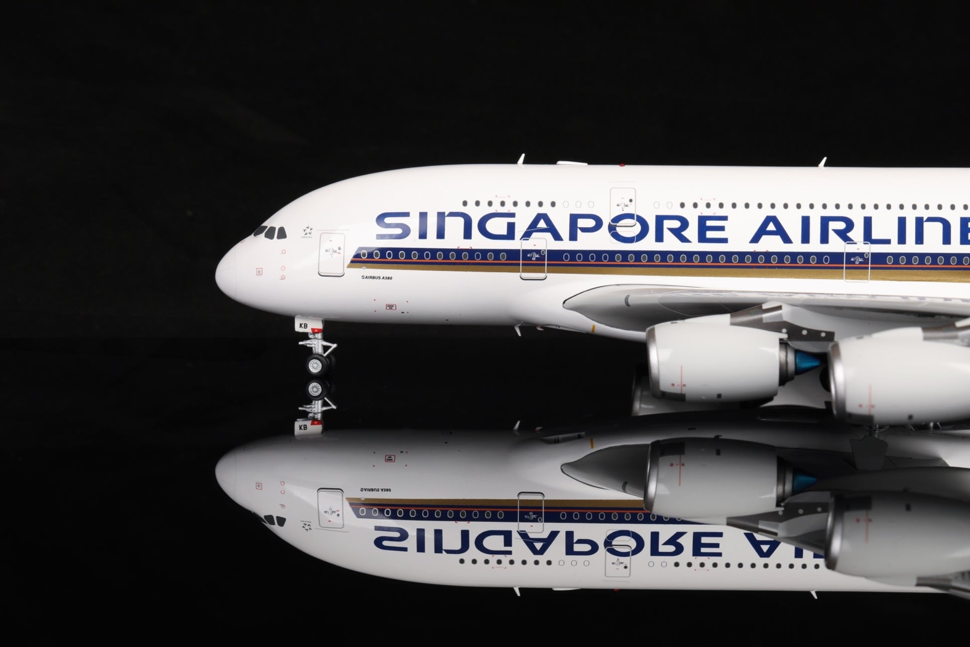 Singapore Airlines - A380 - 9V-SKB - Scale 1/200 - 36.38cm -  Scale 1/200