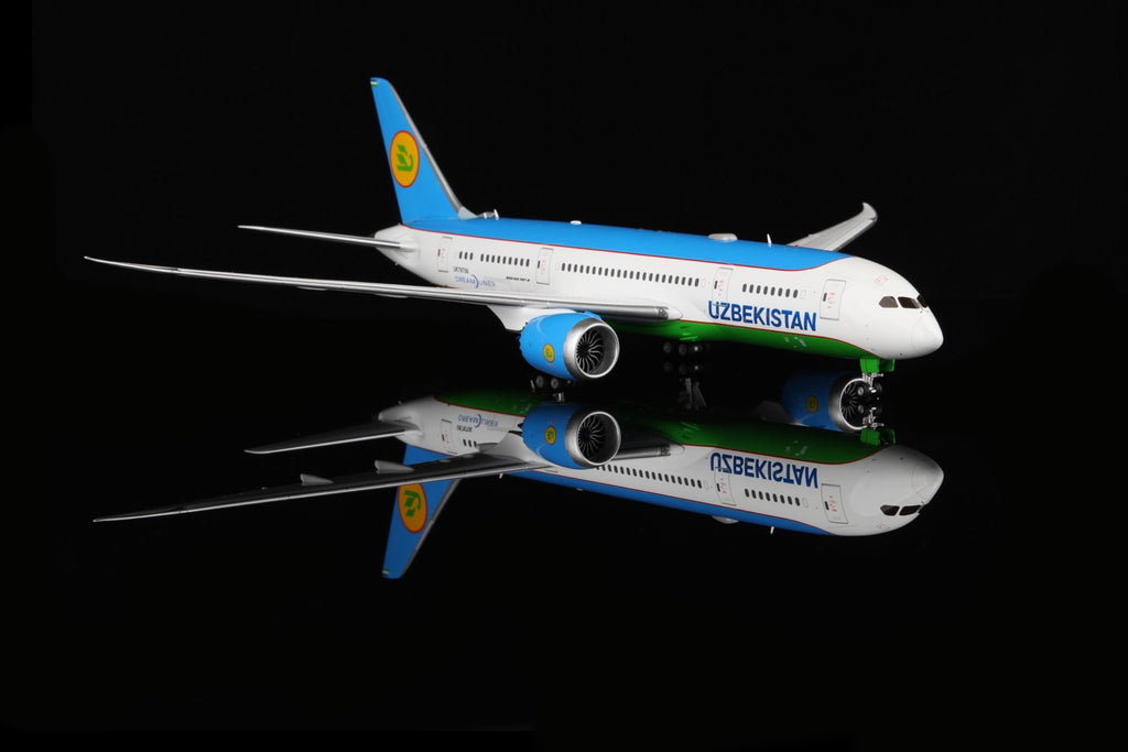 Uzbekistan B787-8 UK78706 – Scale 1:200 – SQ Wings – 28.35 cm