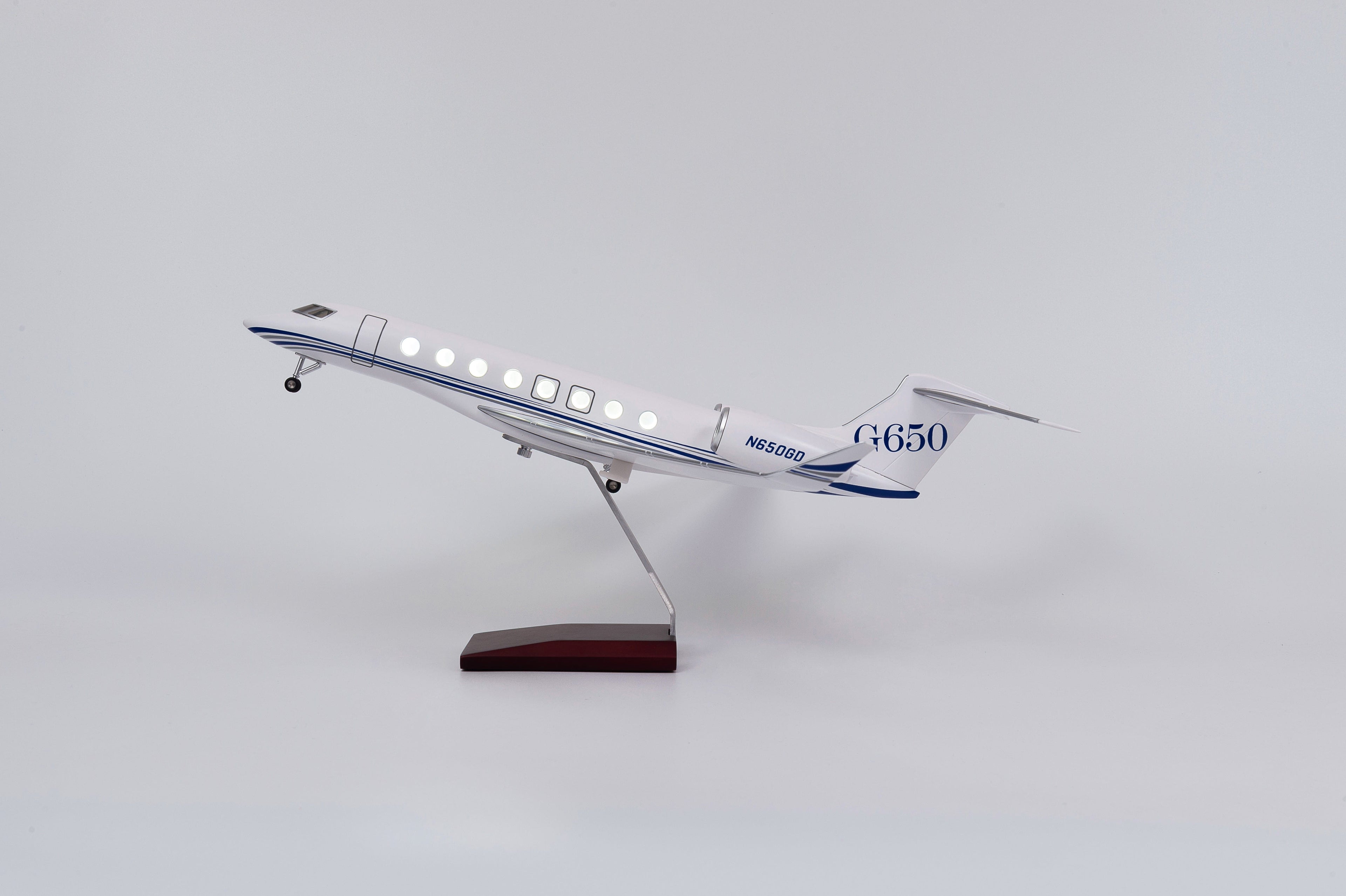 طائرة جلف ستريم G650ER - مقياس 1:50 - الطول: 17 بوصة - 45 سم