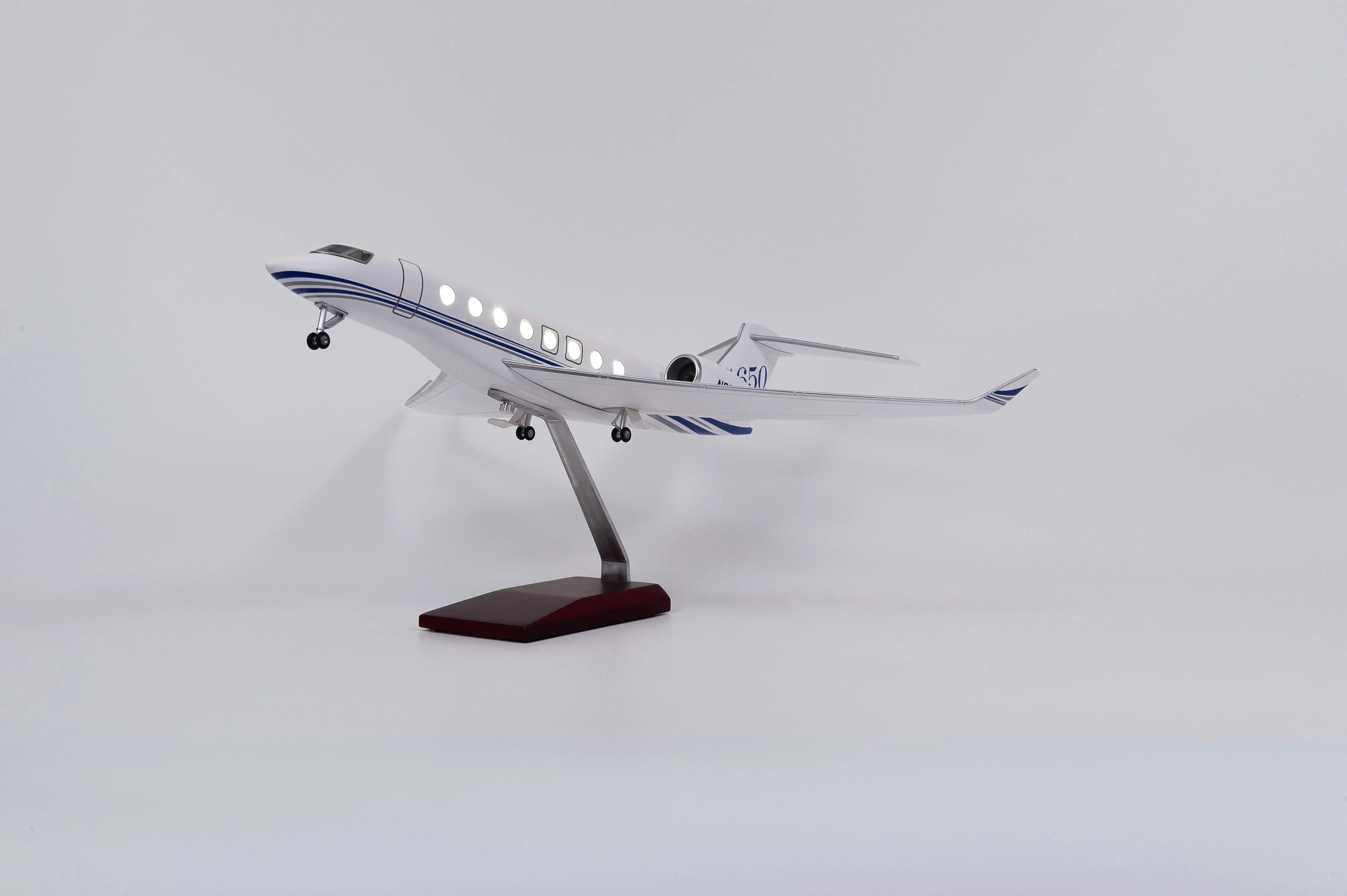Gulfstream G650ER - Scale 1:50  - L:17in - 45cm - Gallery 8