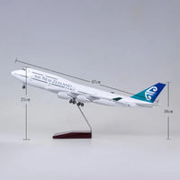 B747 Air New Zealand  - Scale 1/150 - 47cm - 18.5in - Airplane Model