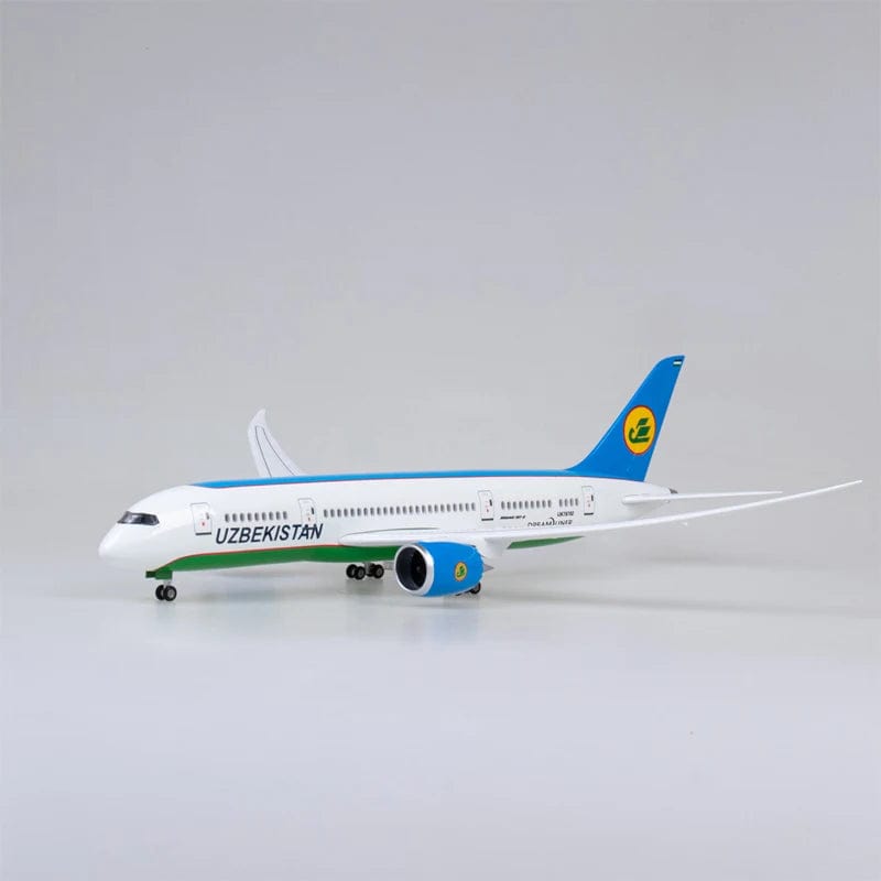 B787 أوزبكستان - مقياس 1/130 - 43 سم - 16.9 بوصة