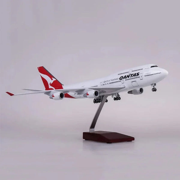 B747 Qantas - Scale 1/150 - 47cm - 18.5 in - Airplane Model - Secondary