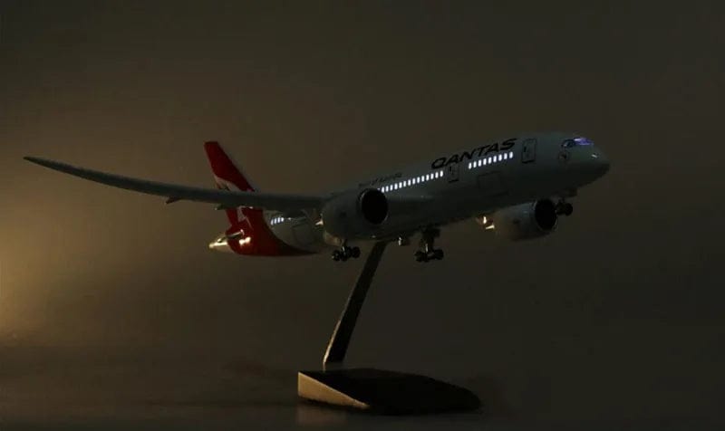 B787 Qantas Dreamliner - Scale 1/130 - 43cm - 16.9 in - Airplane Model