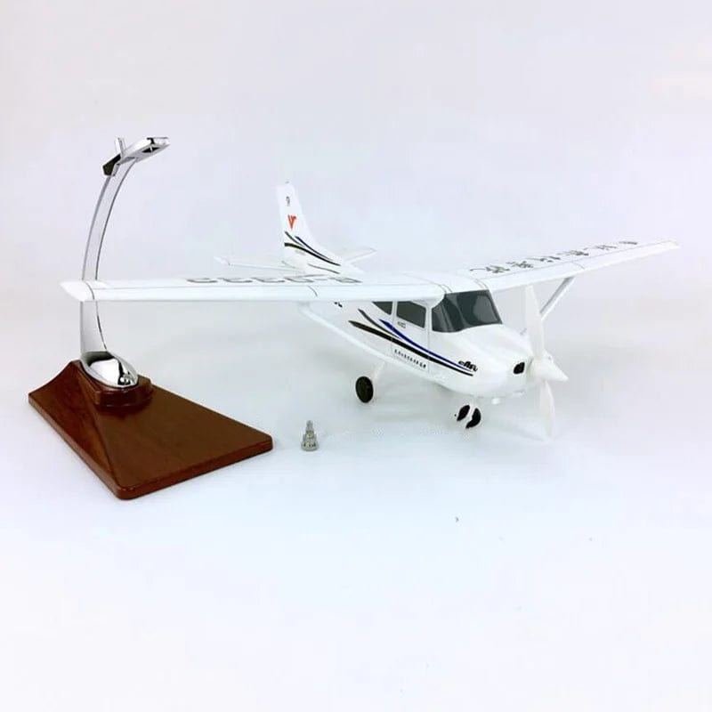 Cessna 172 SKYHAWK - Scale 1:60 - 28CM