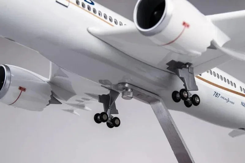 B787-9 United Airlines – Scale 1:130 (43 cm / 16.9 in) - Gallery 12