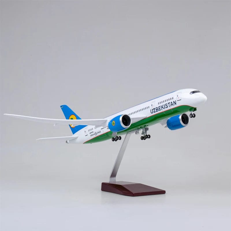 B787 أوزبكستان - مقياس 1/130 - 43 سم - 16.9 بوصة