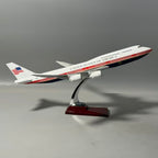 Air Force One Boeing 747-8 (VC-25B) 1:150 Scale Model Airplane – New Presidential Livery (47cm / 18.5")