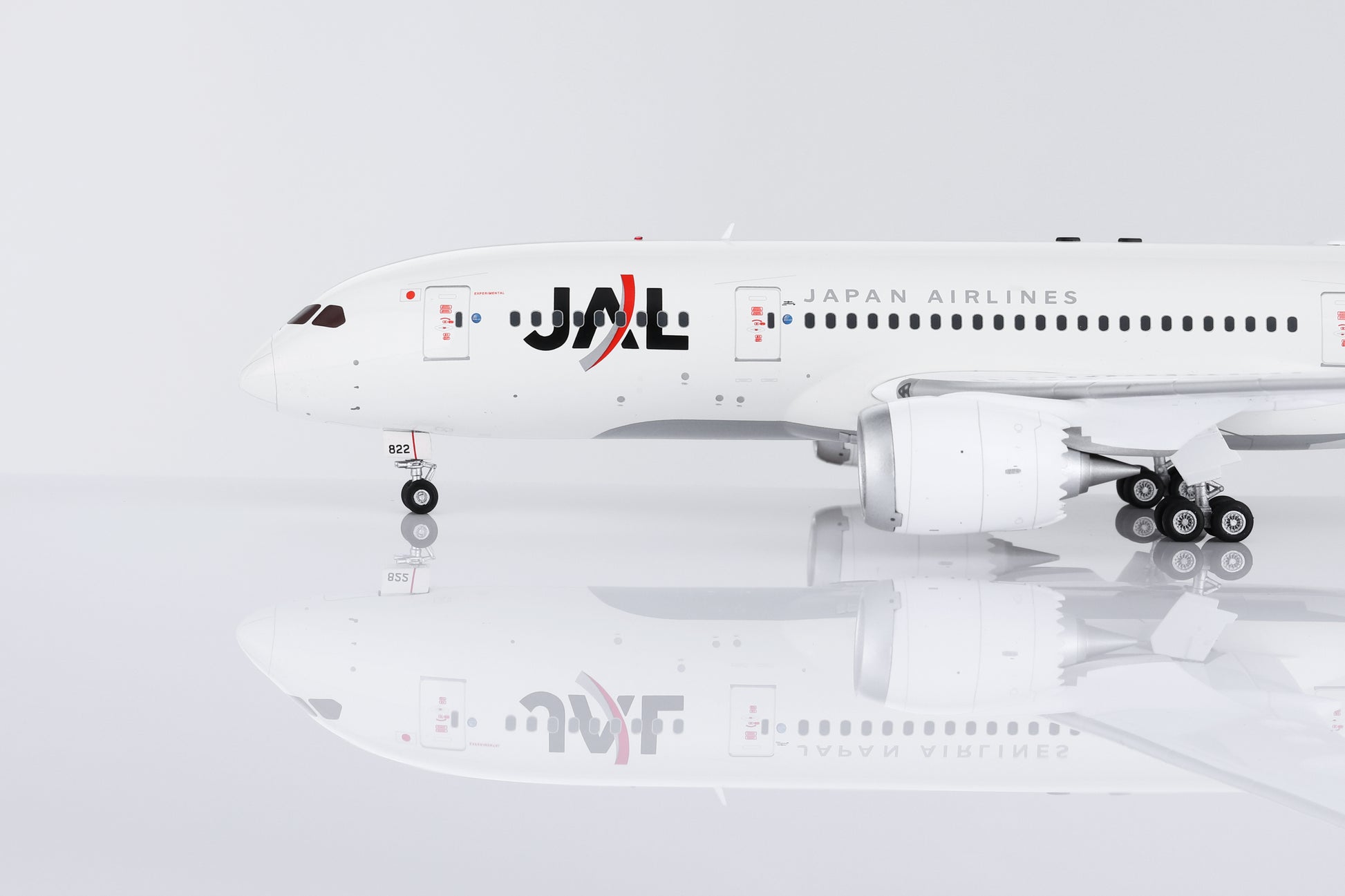Japan Airlines Boeing 787-8 JA822J – Scale 1:200 – SQ Wings – 28.3 cm - L2028