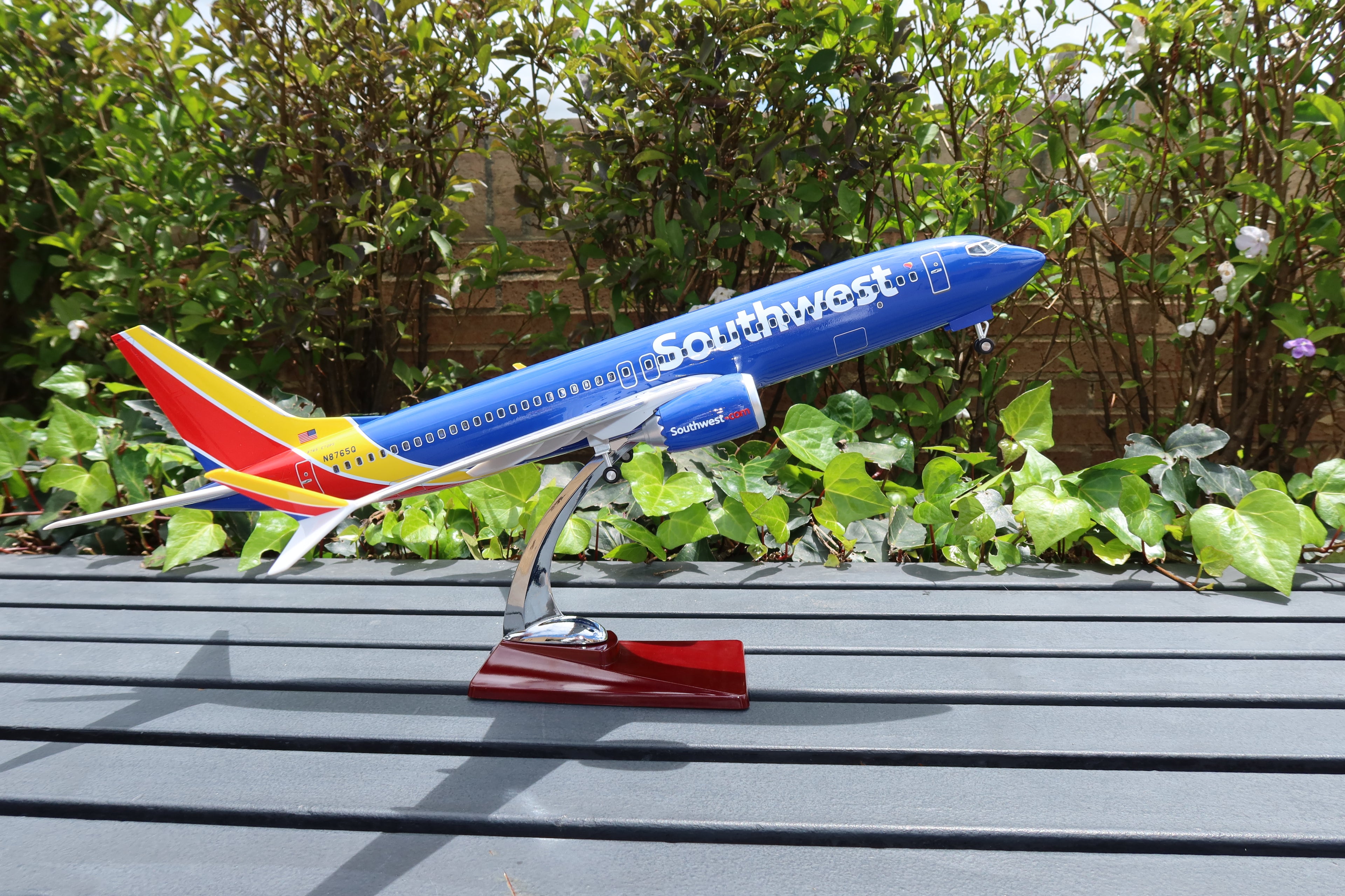 Boeing 737 MAX 8 Southwest 1:80 – 47 cm / 18.5 in – LED Lights (PRE ORDER)