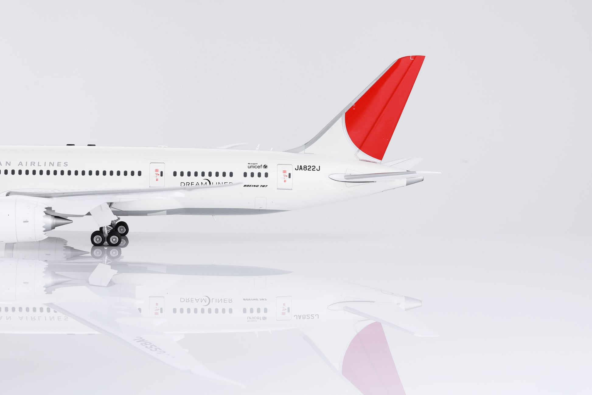 Japan Airlines Boeing 787-8 JA822J – Scale 1:200 – SQ Wings – 28.3 cm - L2028