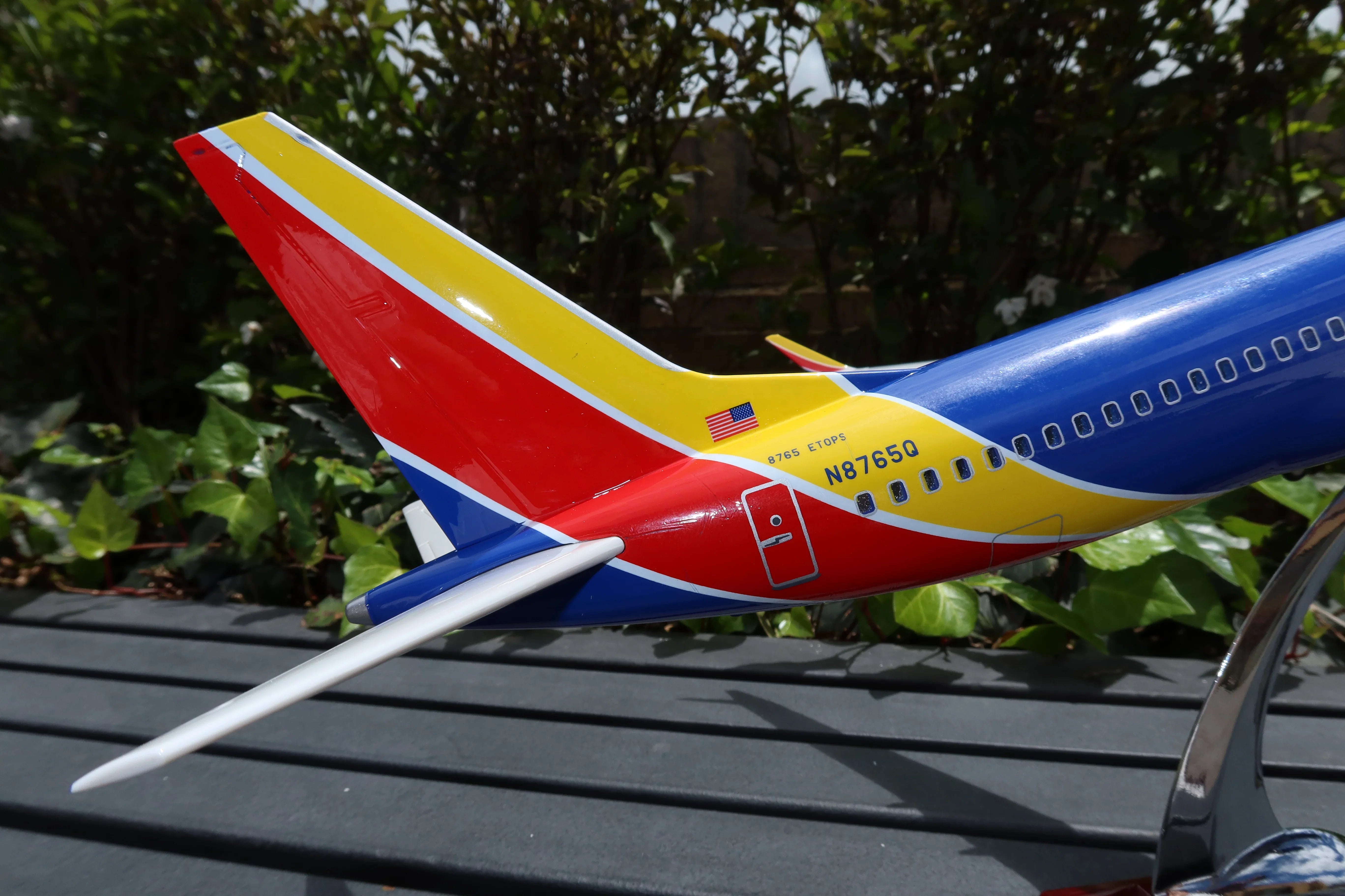 Boeing 737 MAX 8 Southwest 1:80 – 47 cm / 18.5 in – LED Lights (PRE ORDER) - Gallery 9