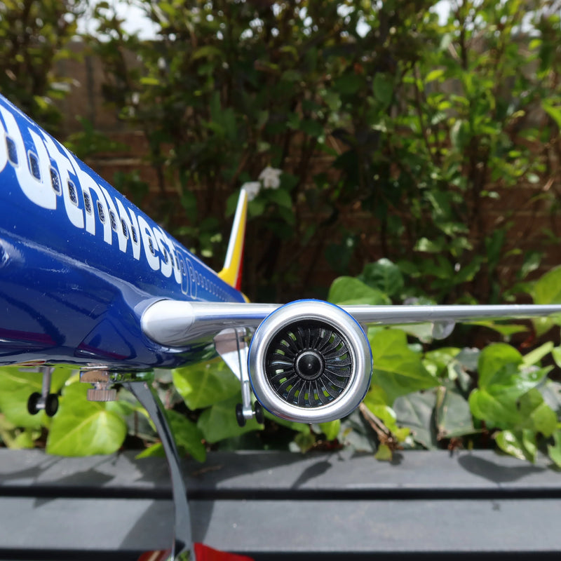 Boeing 737 MAX 8 Southwest 1:80 – 47 cm / 18.5 in – LED Lights (PRE ORDER) - Image 7