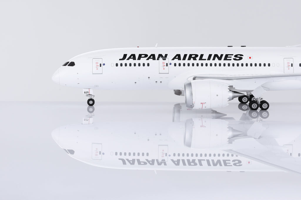 Japan Airlines Boeing 787-8 JA825J – Scale 1:200 – SQ Wings – 28.3 cm - L2027