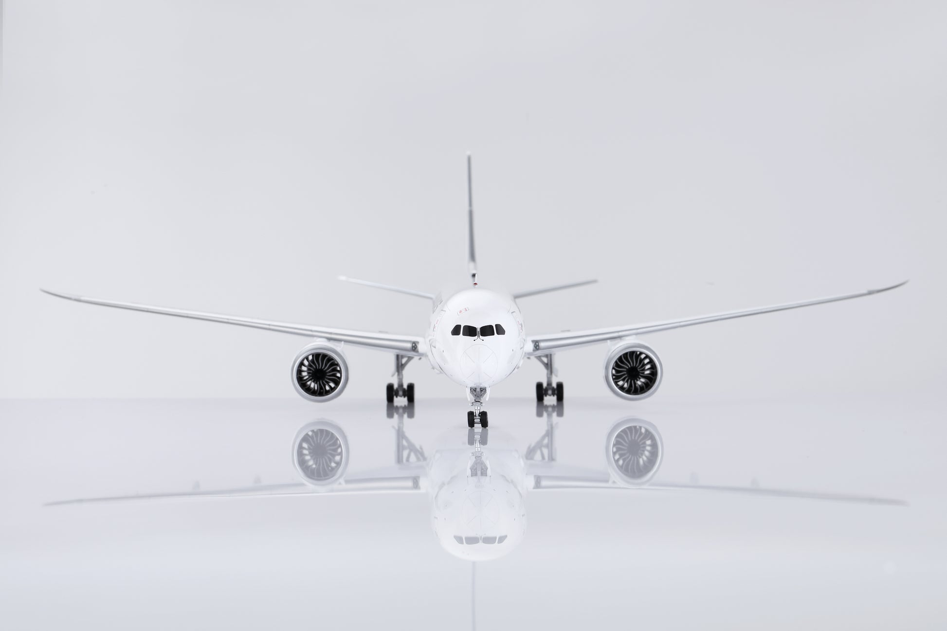 Japan Airlines Boeing 787-8 JA825J – Scale 1:200 – SQ Wings – 28.3 cm - L2027