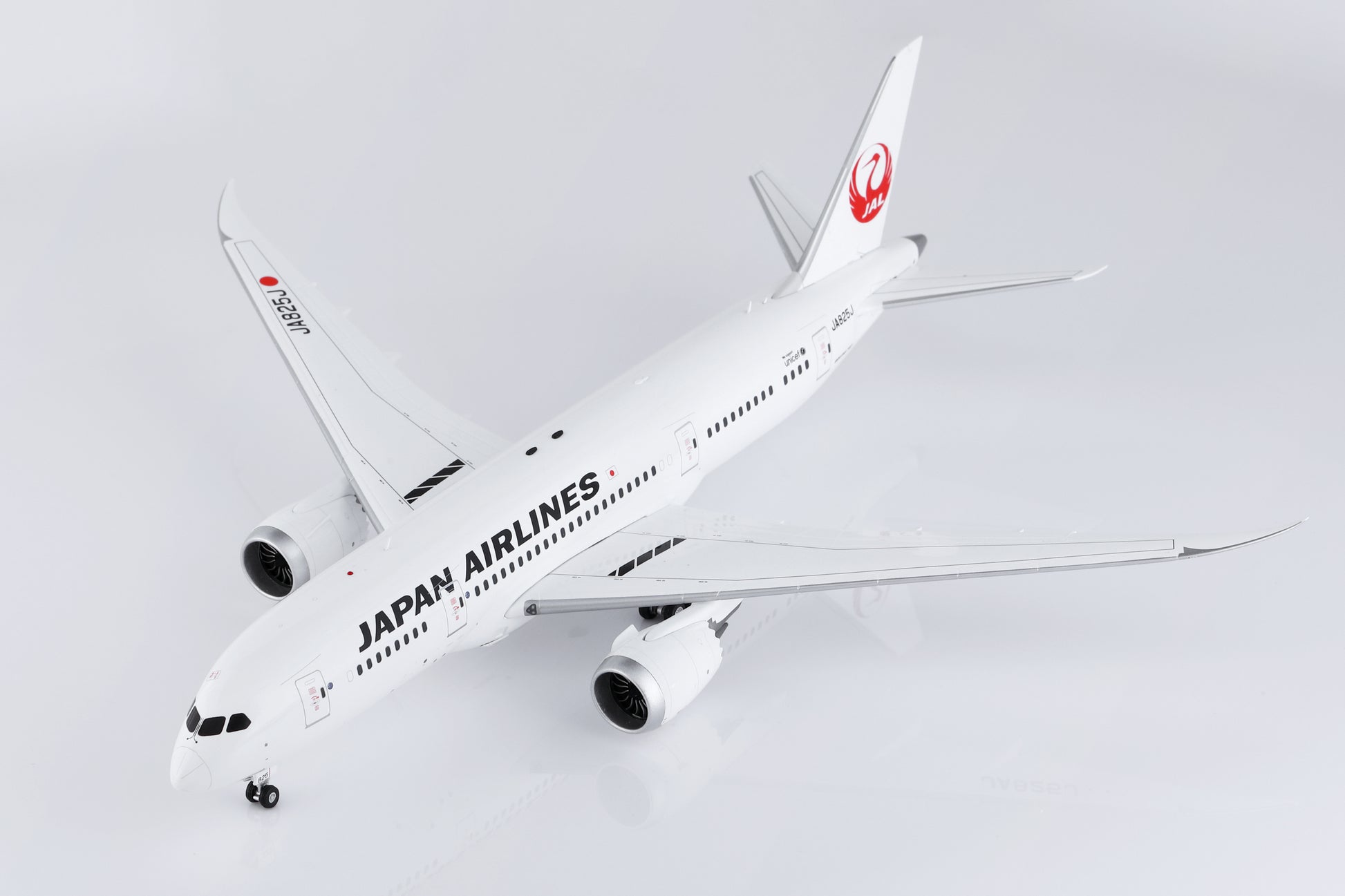 Japan Airlines Boeing 787-8 JA825J – Scale 1:200 – SQ Wings – 28.3 cm - L2027