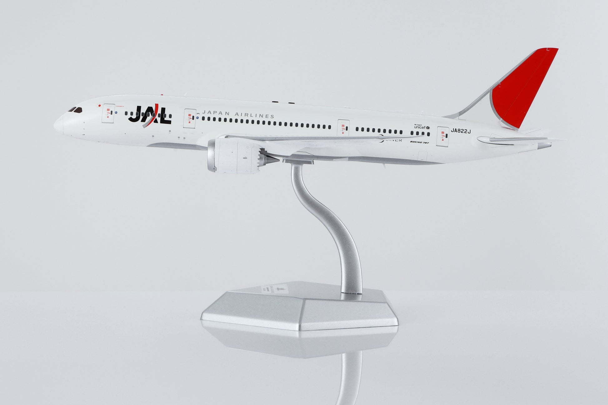 Japan Airlines Boeing 787-8 JA822J – Scale 1:200 – SQ Wings – 28.3 cm - L2028