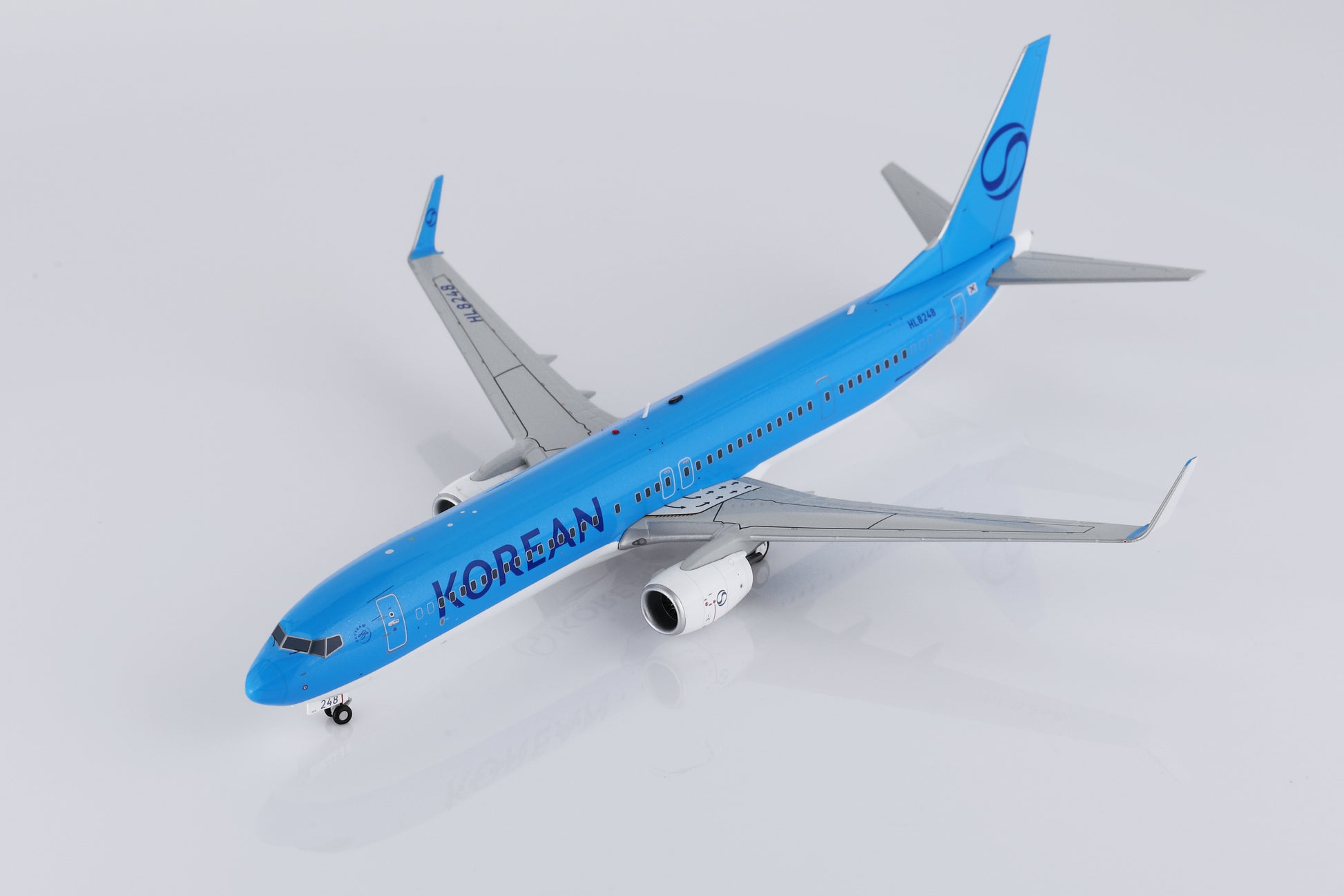 Korean Air Boeing 737-900ER HL8248 – Scale 1:200 – SQ Wings – 31 cm