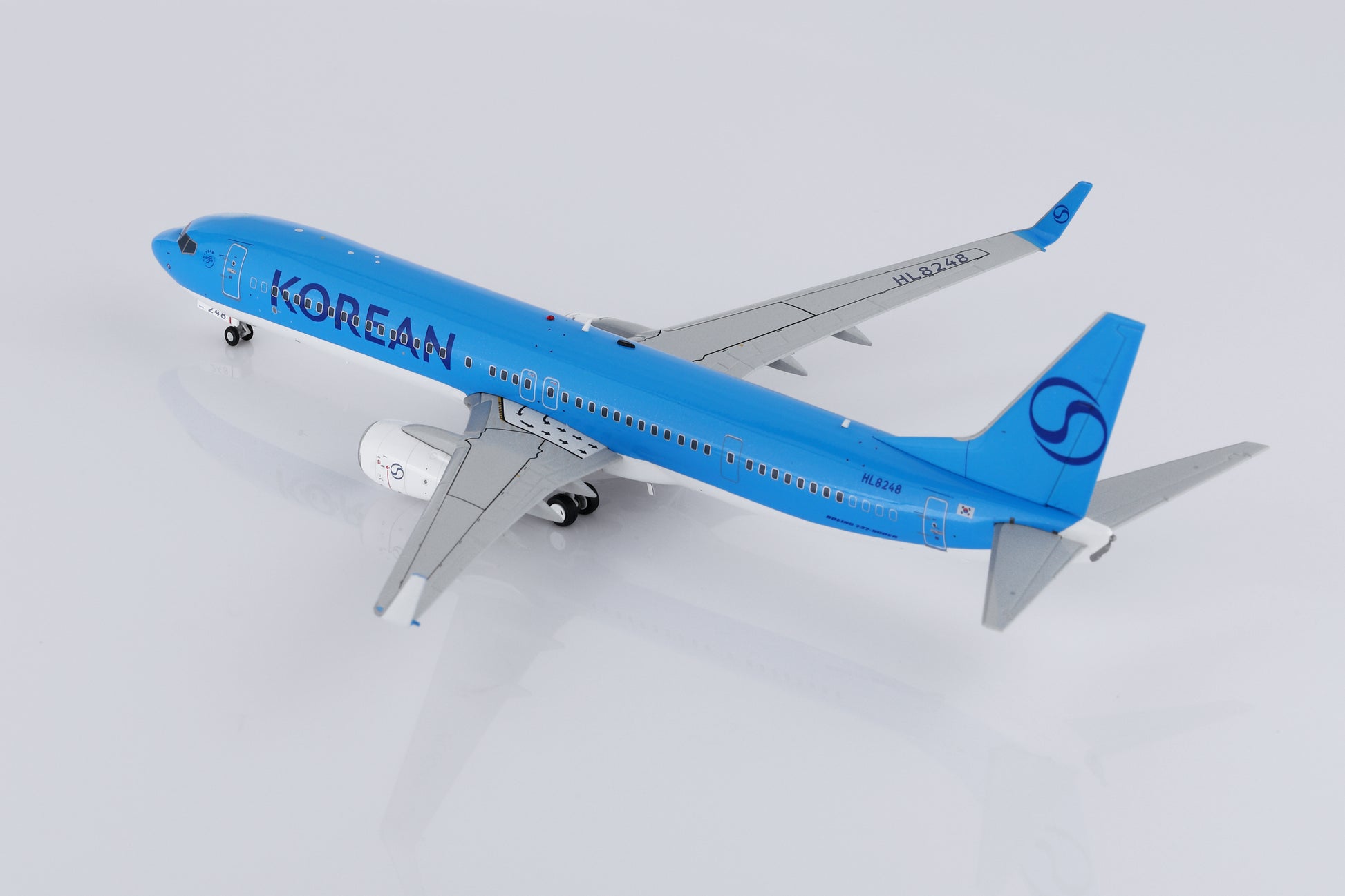 Korean Air Boeing 737-900ER HL8248 – Scale 1:200 – SQ Wings – 31 cm