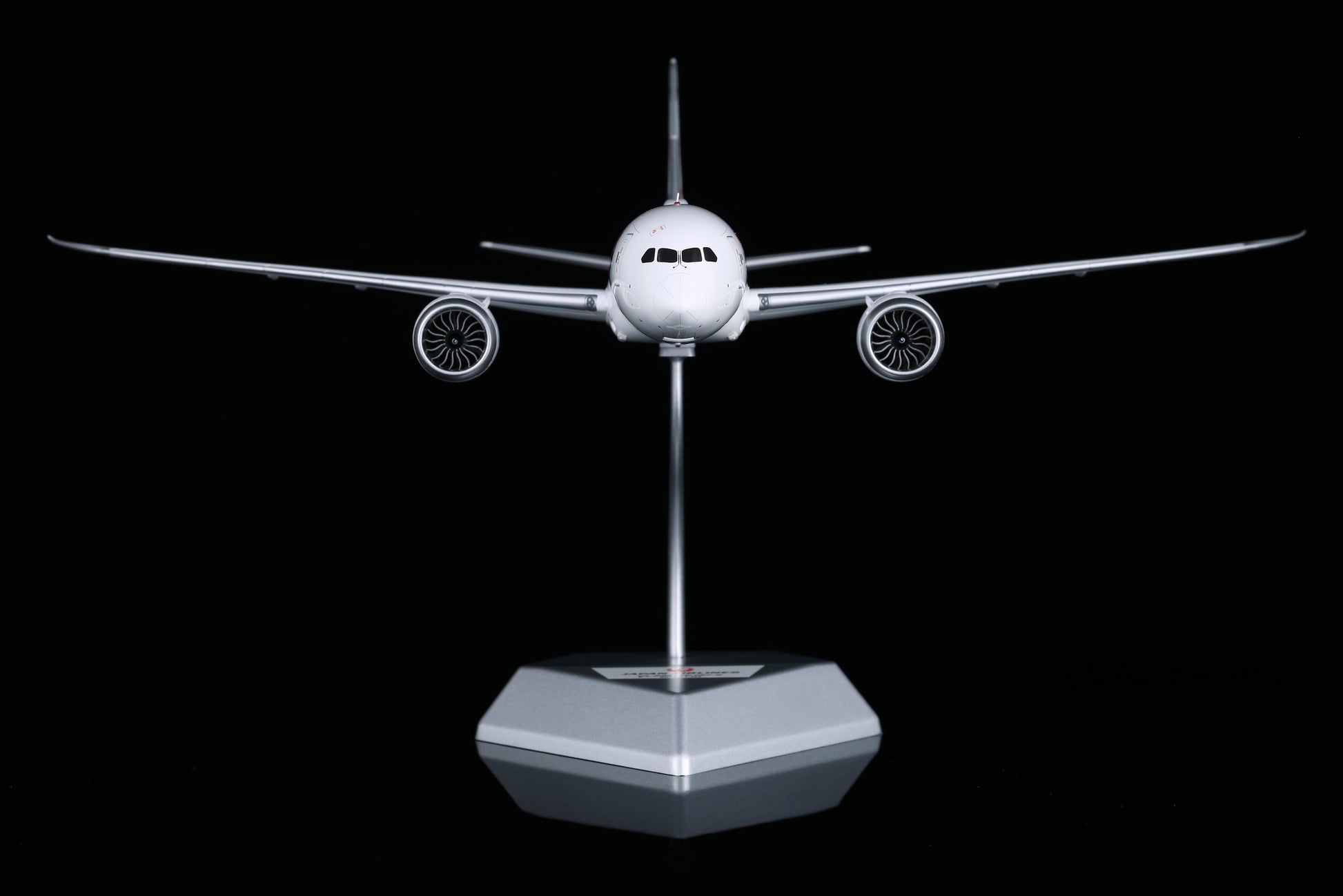 JAL Boeing 787-8 JA823J “Expo 2025 Osaka” – Scale 1:200 – SQ Wings – 28 cm