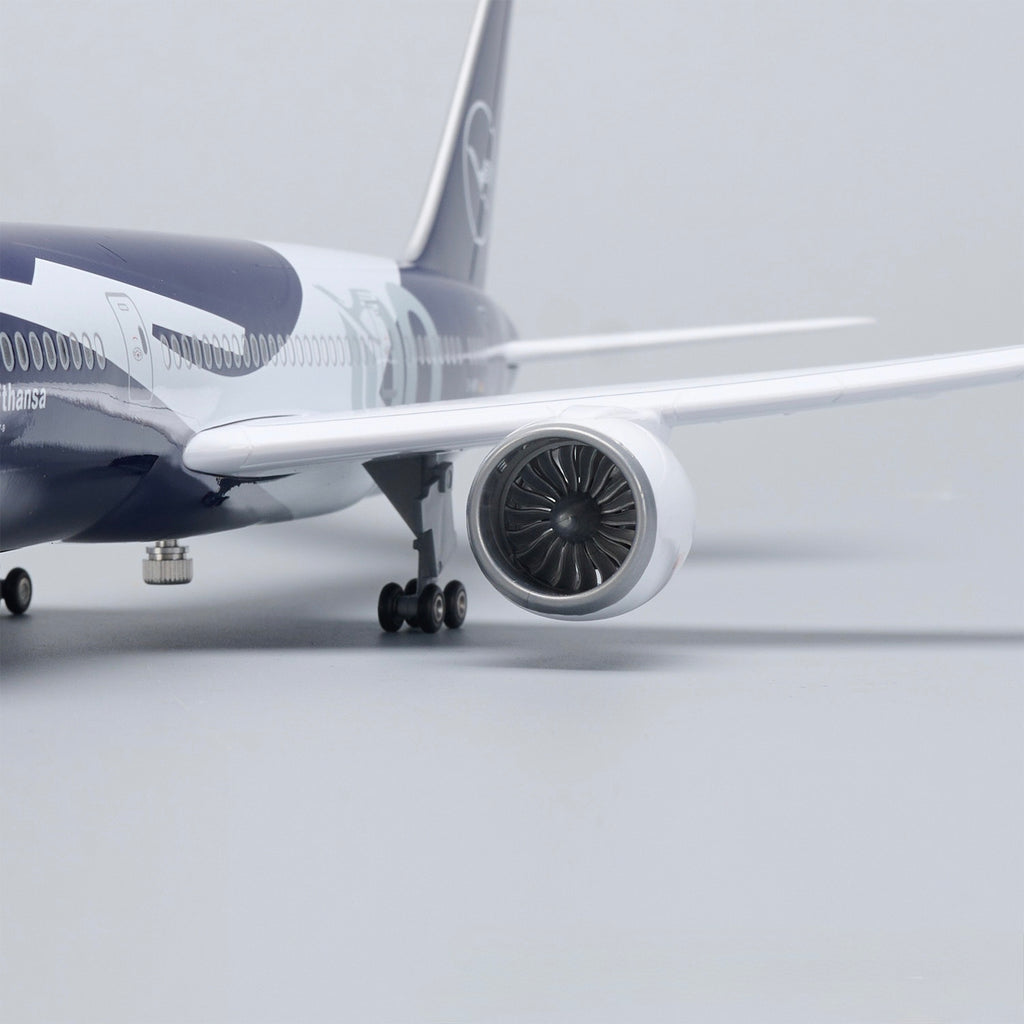 Boeing 787-9 Lufthansa 100 Years Commemorative – 1:145 Scale Model