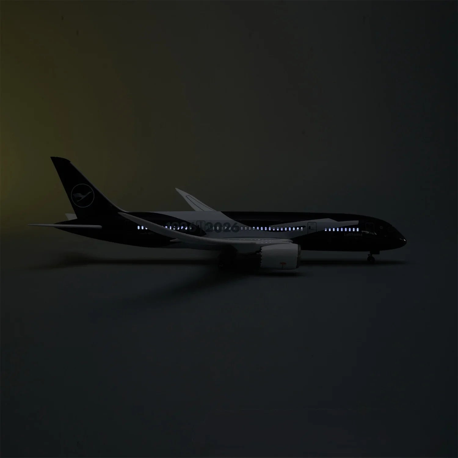 Boeing 787-9 Lufthansa 100 Years Commemorative – 1:145 Scale Model - Gallery 4
