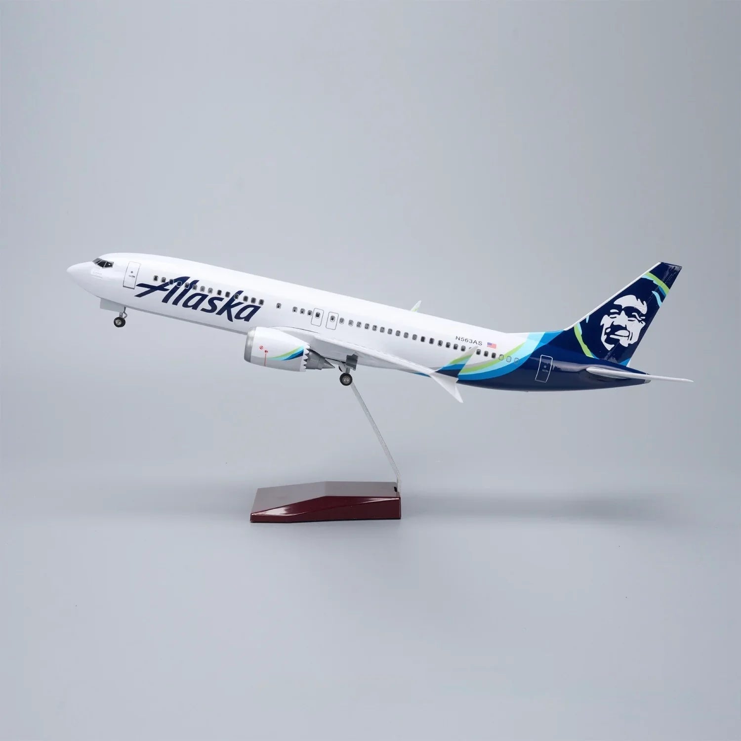 Boeing 737-800 Alaska Airlines 1:85 – 47 cm / 18.5 in – LED Lights - Gallery 2