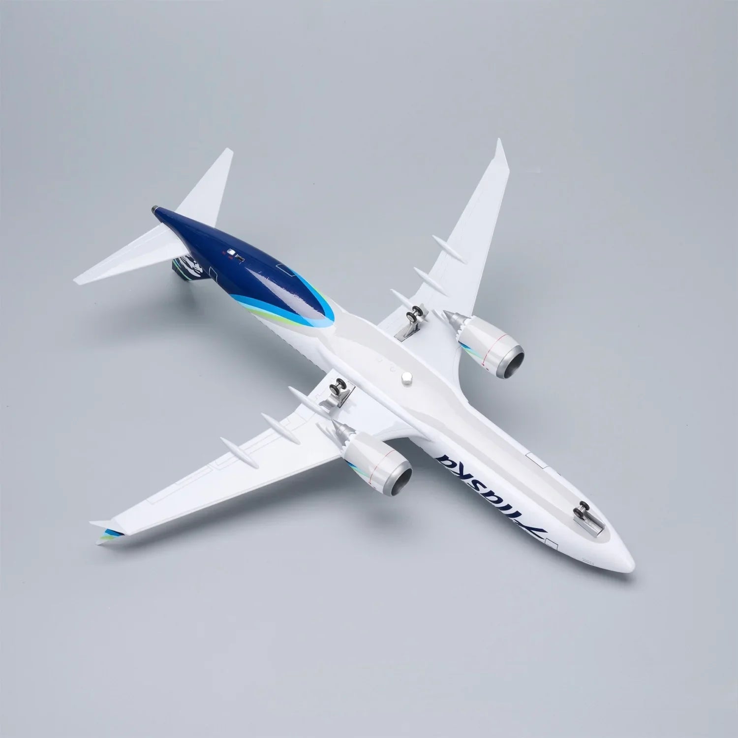 Boeing 737-800 Alaska Airlines 1:85 – 47 cm / 18.5 in – LED Lights - Gallery 8