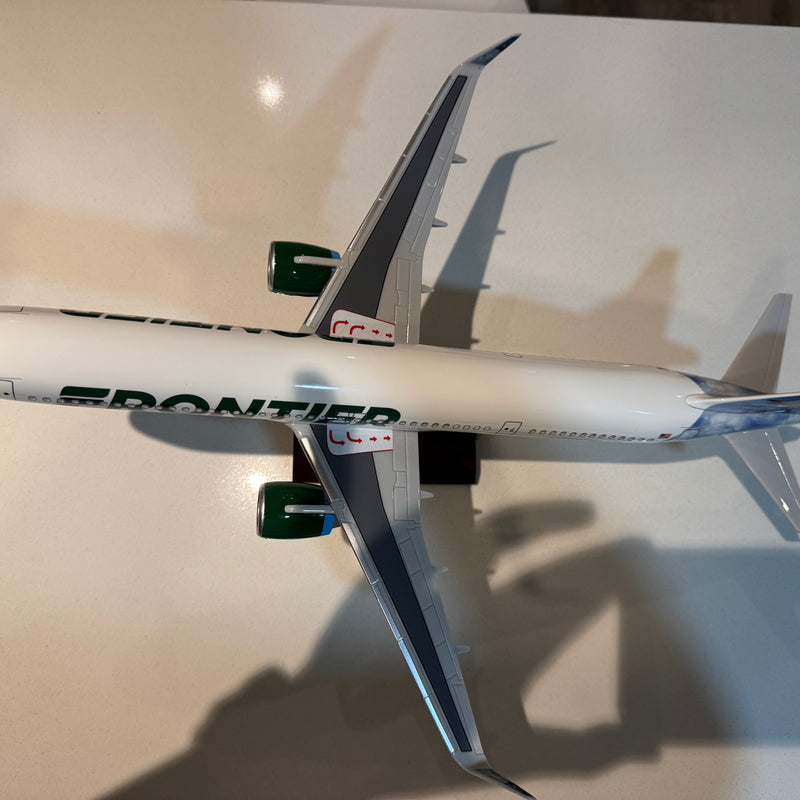 Frontier Airlines A321neo "Morrison" 1:100 – 44 cm / 17.3 in – Limited Pre-Sale Edition - Image 13