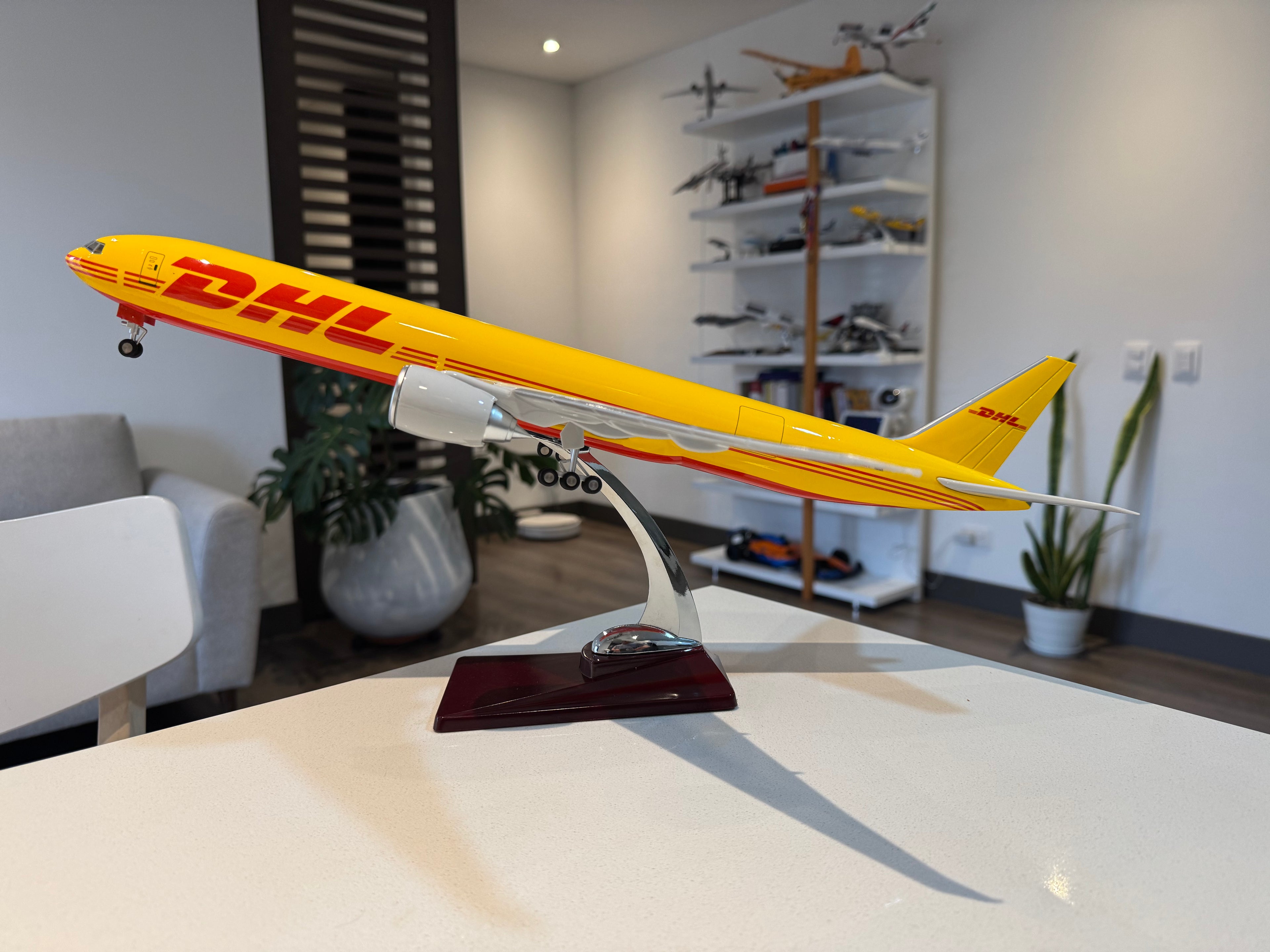 DHL Boeing 777-F Cargo 1:150 – 47 cm / 18.5 in – Premium Solid Resin Model