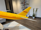 DHL Boeing 777-F Cargo 1:150 – 47 cm / 18,5 in – Maqueta de resina sólida prémium