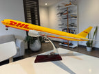 DHL Boeing 777-F Cargo 1:150 – 47 cm / 18,5 in – Maqueta de resina sólida prémium