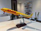 DHL Boeing 777-F Cargo 1:150 – 47 cm / 18,5 in – Maqueta de resina sólida prémium