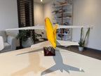 DHL Boeing 777-F Cargo 1:150 – 47 cm / 18,5 in – Maqueta de resina sólida prémium