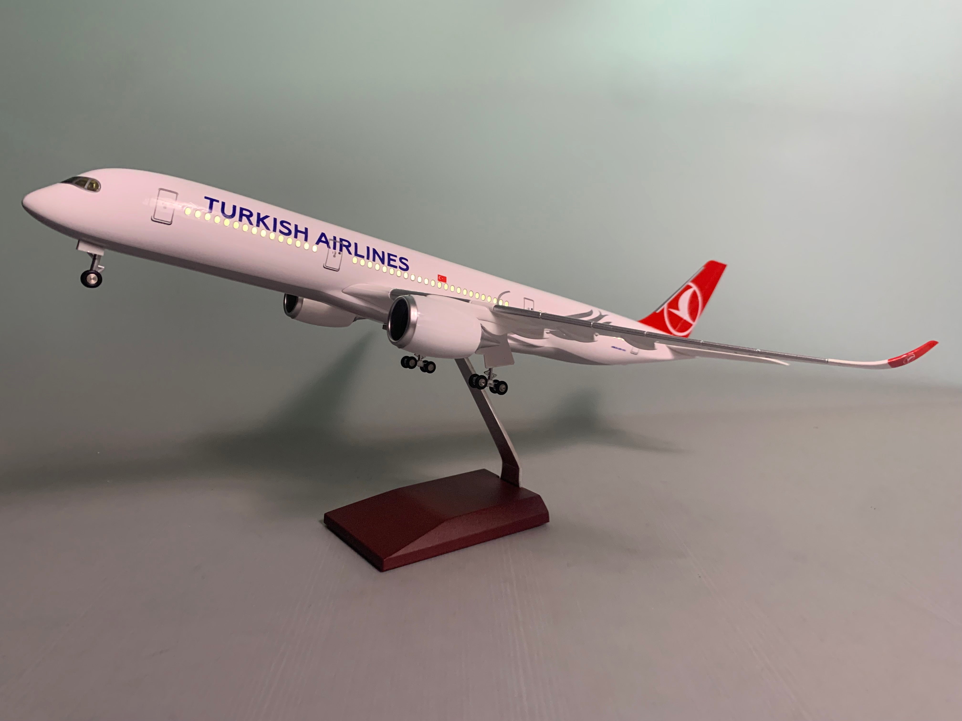 A350 Turkish- Scale 1/142 - 47CM - 18,5 in - Airplane Model