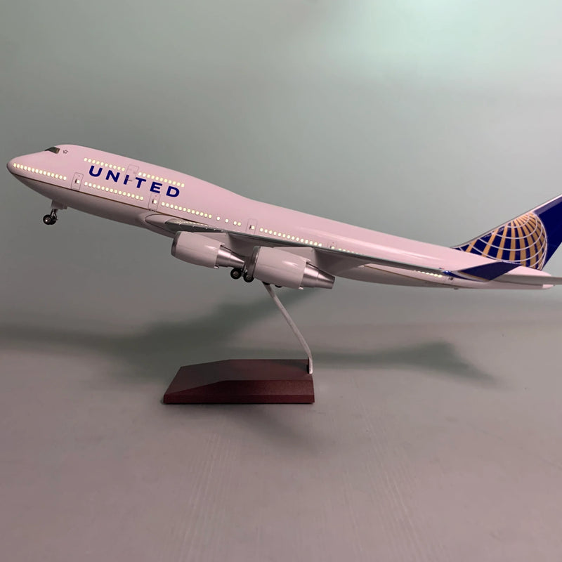 B747-400 United Airlines - Scale  1/150 - 47cm - 18.5 in - Airplane Model - Image 1