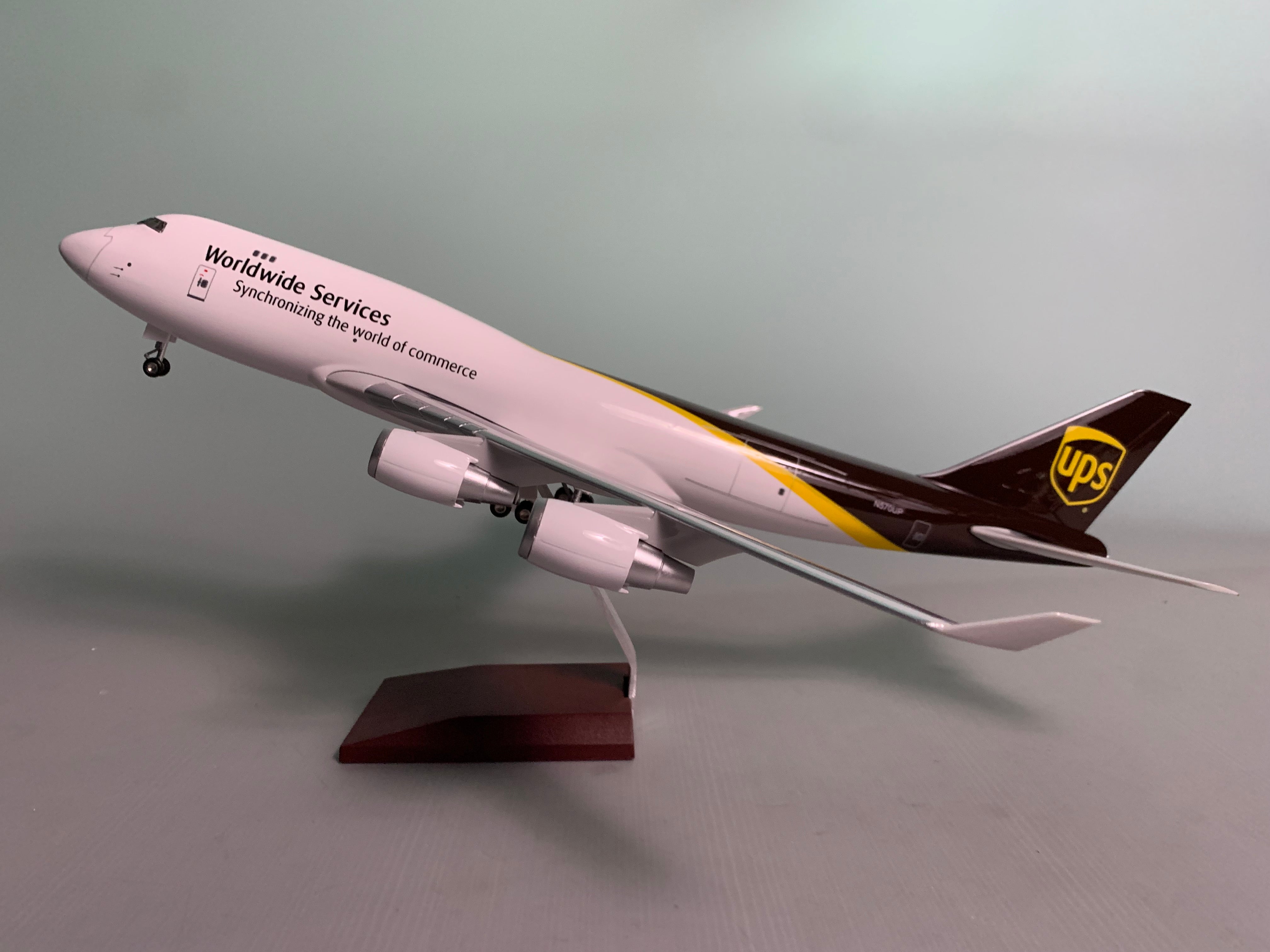 B747-400 UPS Express Cargo - Scale 1:157 - 47cm - 18.5in - NO LED