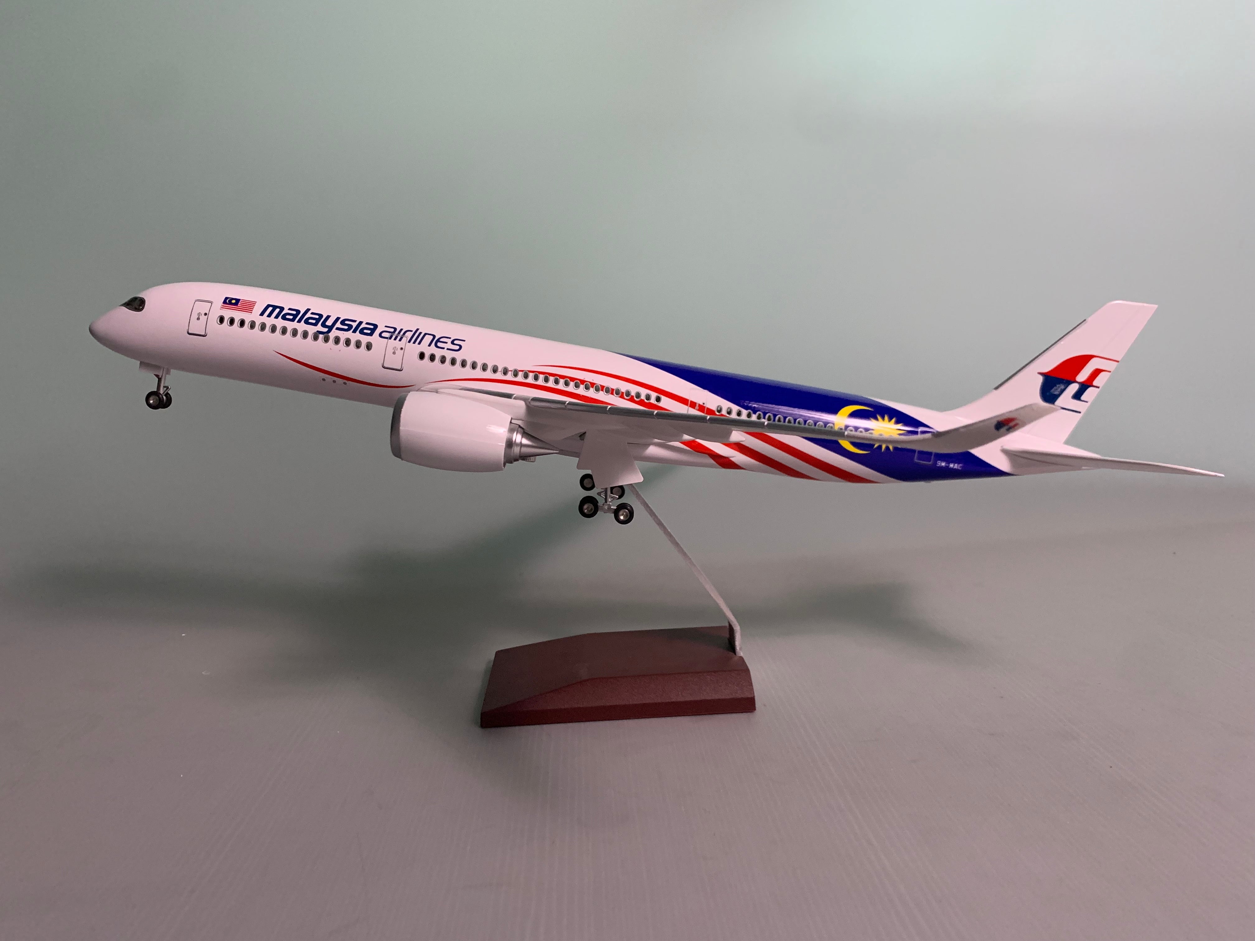 A350 Malaysia- Scale 1/142 - 47CM - 18,5 in - Airplane Model