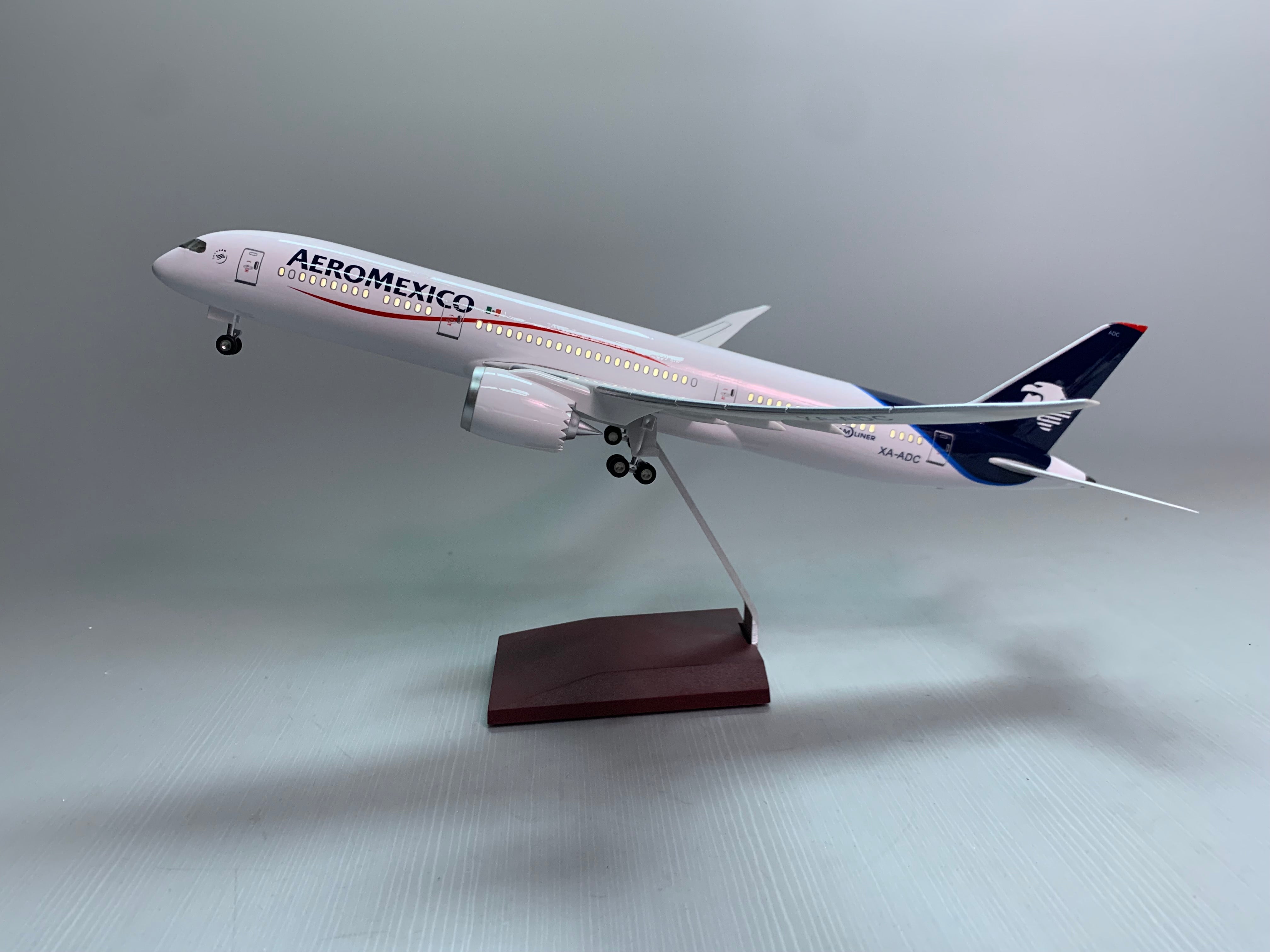 B787-9 Aeromexico -  Scale 1/130 - 43cm - 16.9 in - Airplane Model