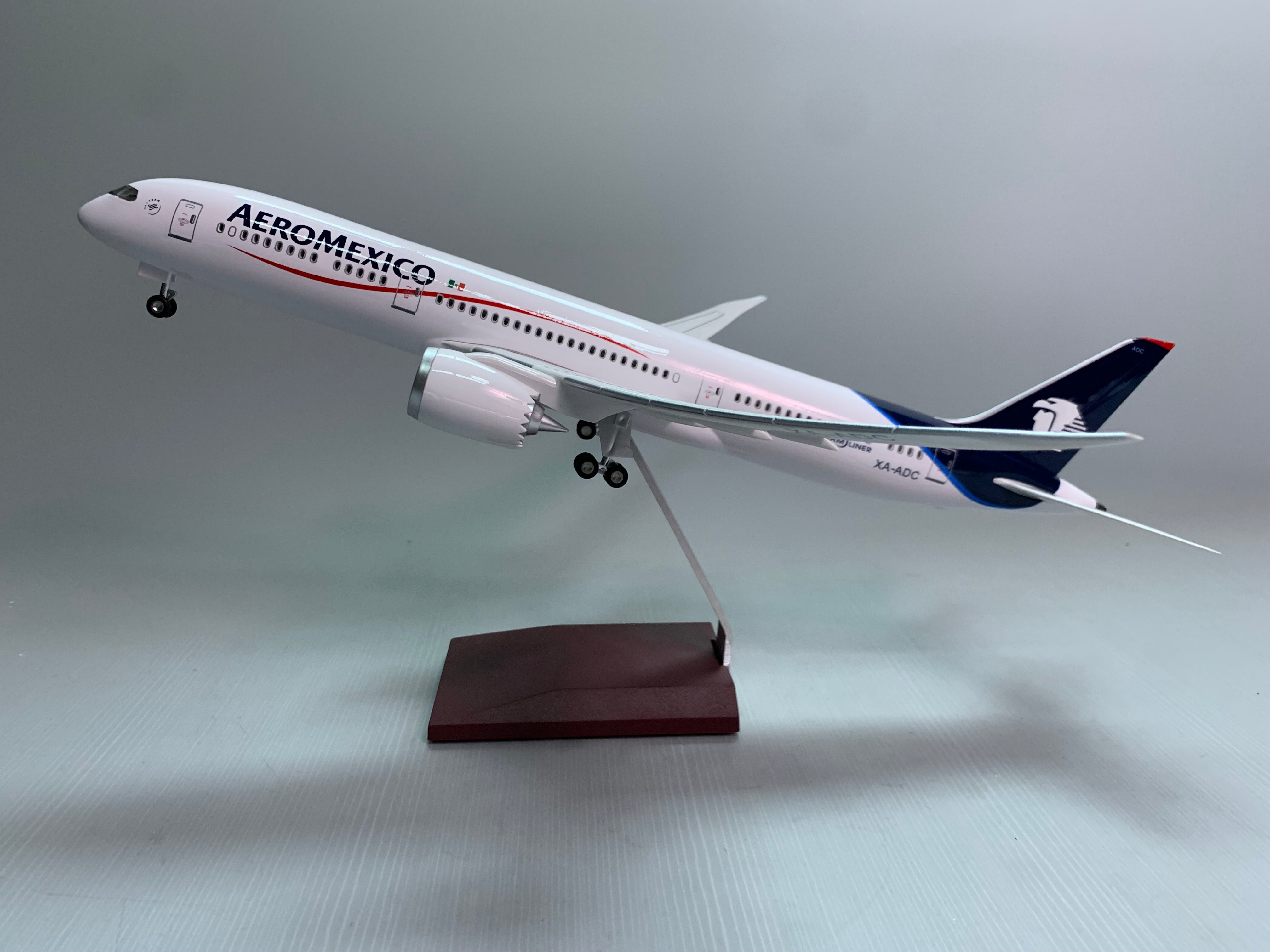 B787-9 Aeromexico -  Scale 1/130 - 43cm - 16.9 in - Airplane Model