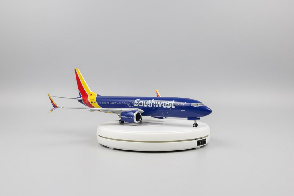 Boeing 737 MAX 8 Southwest 1:80 – 47 cm / 18.5 in – LED Lights (PRE ORDER)