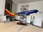 Boeing 737 MAX 8 Southwest 1:80 – 47 cm / 18,5 pulgadas – Luces LED (PRE-ORDEN) 