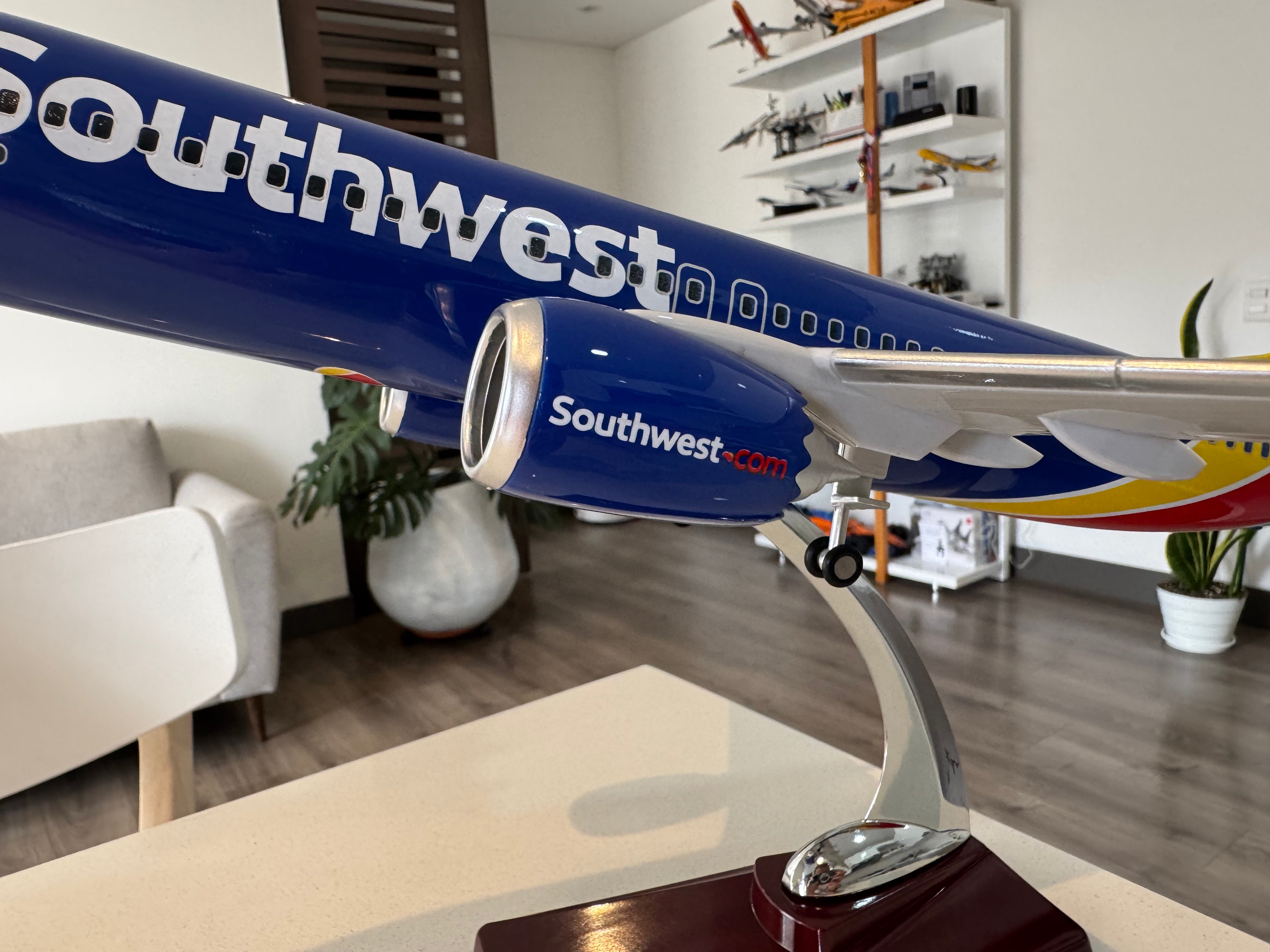 Boeing 737 MAX 8 Southwest 1:80 – 47 cm / 18.5 in – LED Lights (PRE ORDER) - Gallery 6