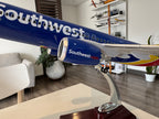 Boeing 737 MAX 8 Southwest 1:80 – 47 cm / 18,5 pulgadas – Luces LED (PRE-ORDEN) 